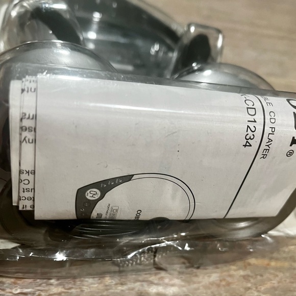 New Coby CX-CD1234 personal portable CD player mini AM/FM radio & mini speakers - Picture 7 of 16